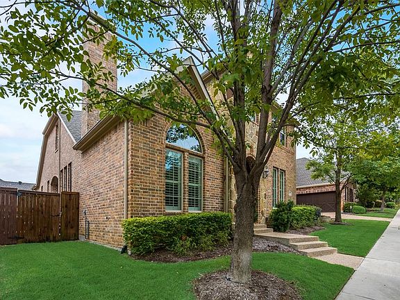 2nd image of 2616 Lady Viviane Ln