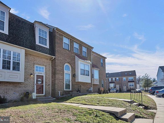 3rd image of 1305 Creekland Ct