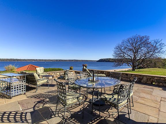 3rd image of 325 Seawanhaka Yacht Club Rd