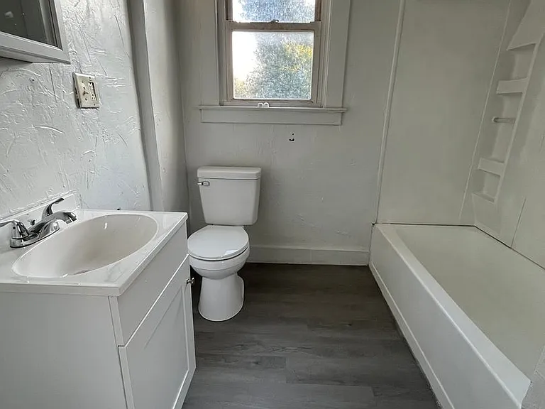 1646 Ridge Ave — Photo 13