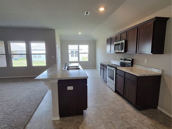 5th image of 3708 S 1st Pl