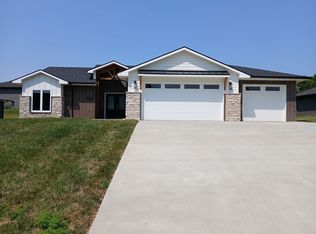 1325 Summerfield Dr, Jefferson City, MO 65109