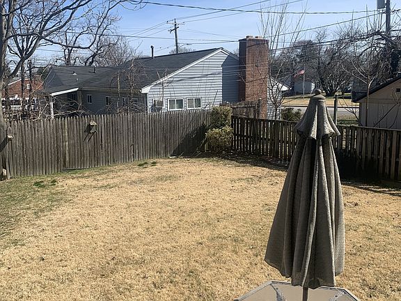 5th image of 103 Baltimore Ave
