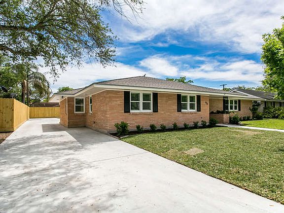 3rd image of 625 Moray Pl