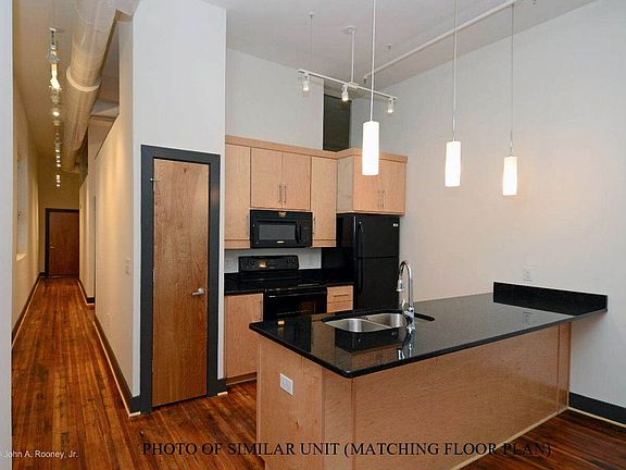 3rd image of 123 N Sycamore St #204