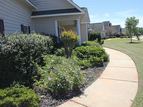 2nd image of 213 Lovorn Cir