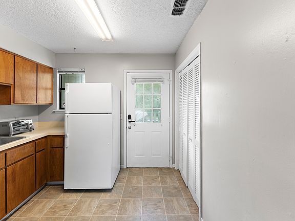 2nd image of 7100 Ponce De Leon Ave #4