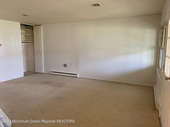 4th image of 1245B Hamilton Court