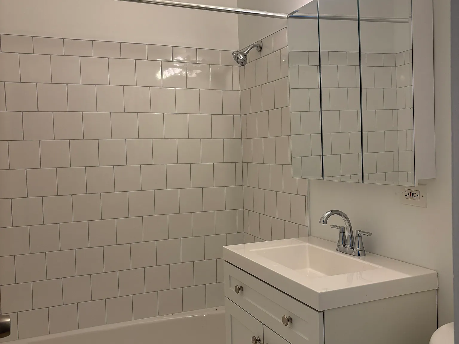 1 bed, 1.0 bath, $1,595 — Photo 4