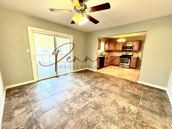 4th image of 913 NE Sala Ln
