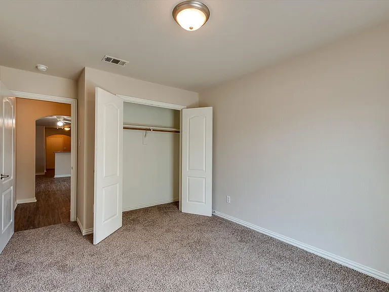 121 Cliff Heights Cir — Photo 18
