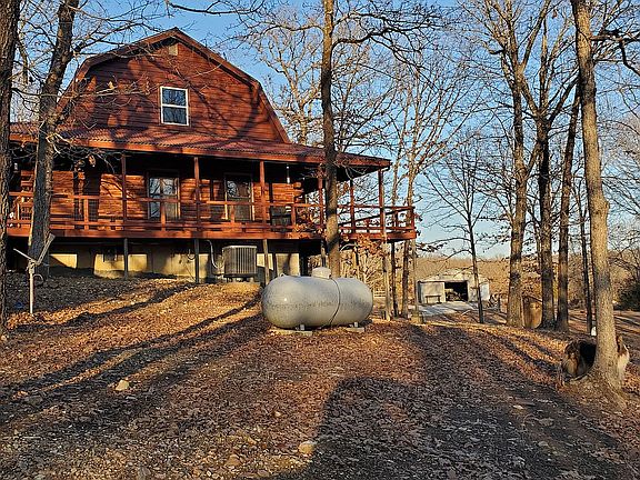 3rd image of 25594 Hidden Valley Ave