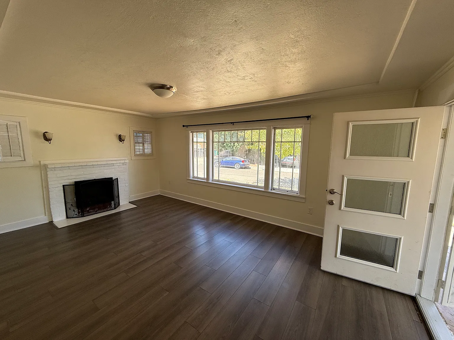 154 Blain Ave — Photo 2