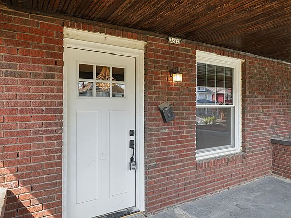 3rd image of 3244 Ruckle St