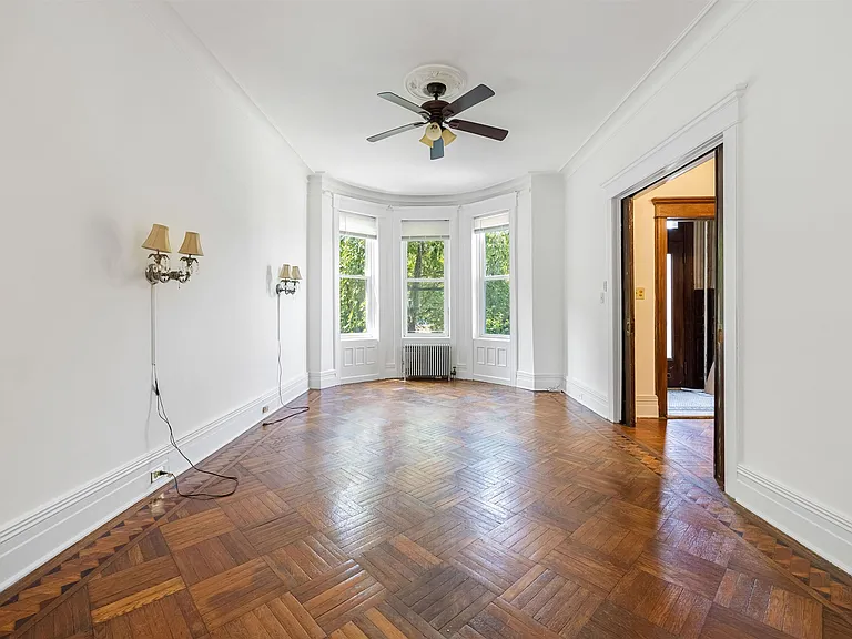 258 Woodlawn Ave — Photo 7
