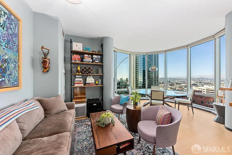 2 bed, 2.0 bath, 958 sqft, $6,999 — Photo 2