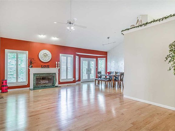 5th image of 840 Wellesley Place Dr