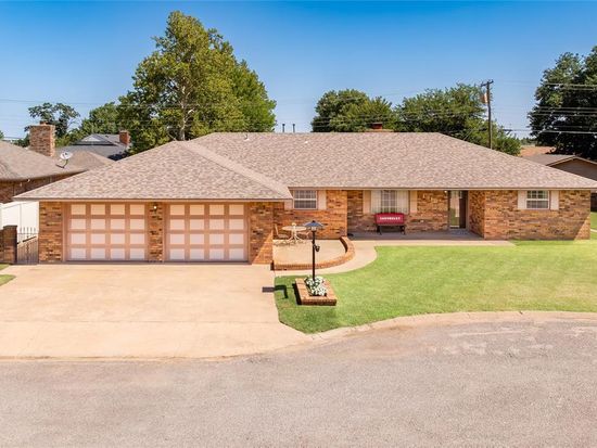 1316 Caudill Dr, Watonga, OK 73772