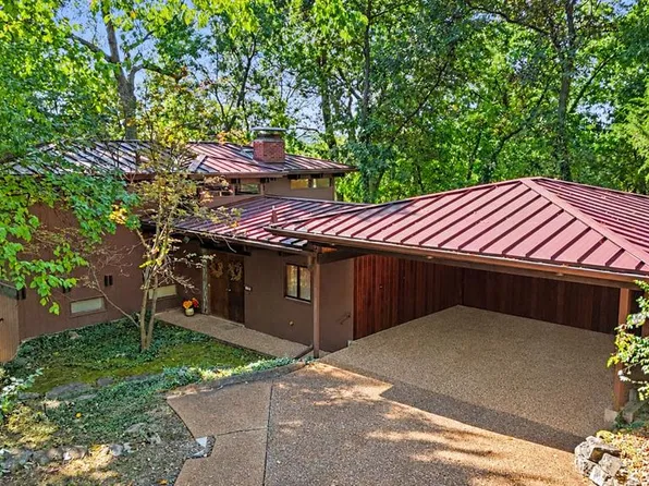 120 Glenwood Dr, Fenton, MO 63026