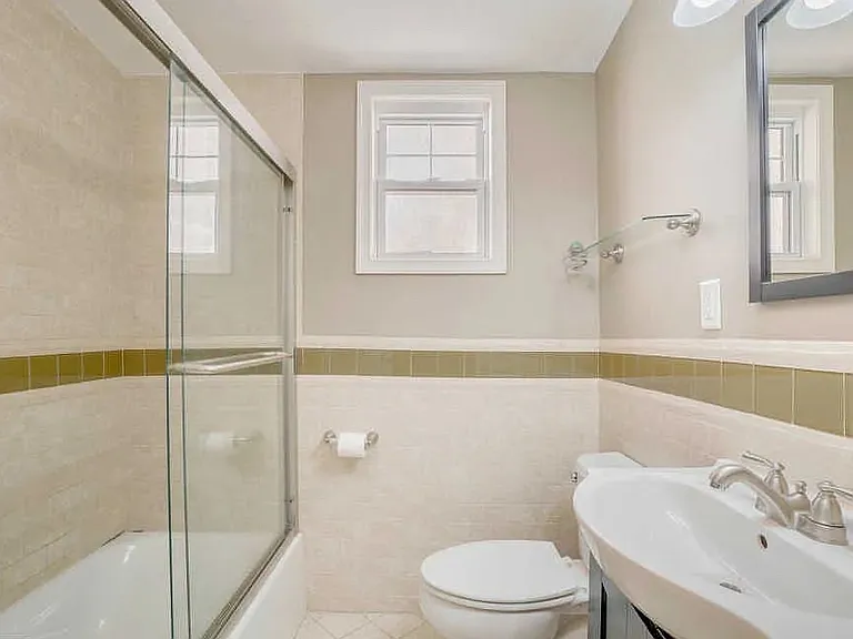 1739 E Lombard St — Photo 9
