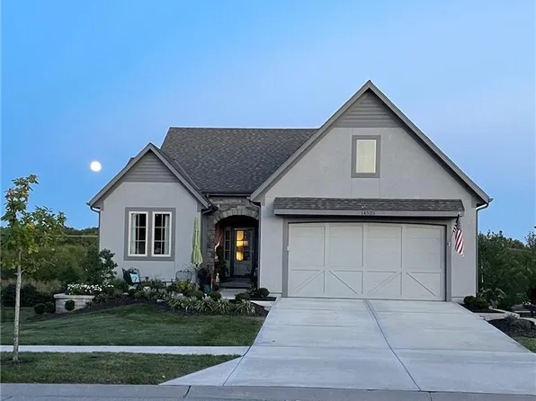 14525 Meadow Ln, Leawood, KS 66224