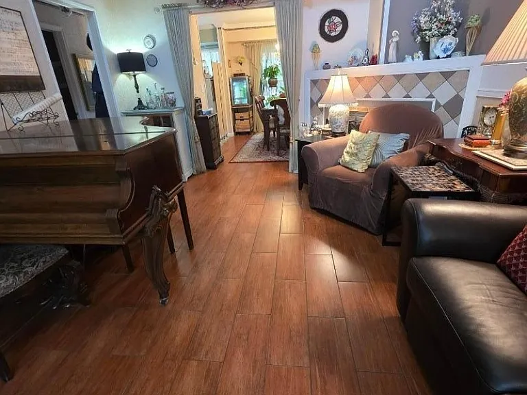 223 Coldspring Ct — Photo 3