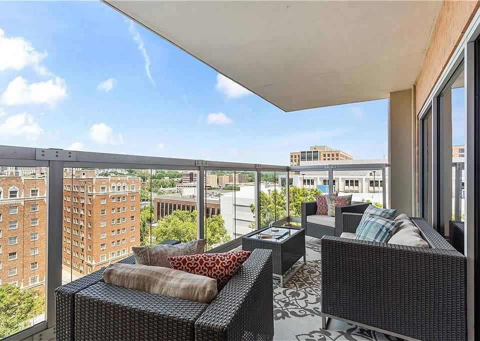 121 W 48th St #502/504, Kansas City, MO 64112 | Zillow