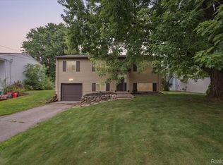 3431 Dianne Dr, Brighton, MI 48114