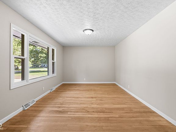 4th image of 121 Buisdale Dr