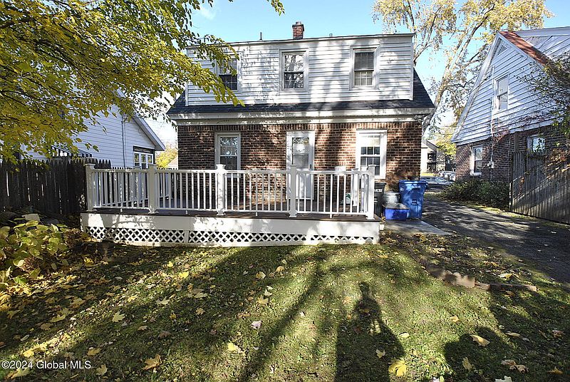 3rd image of 18 Maplewood Avenue