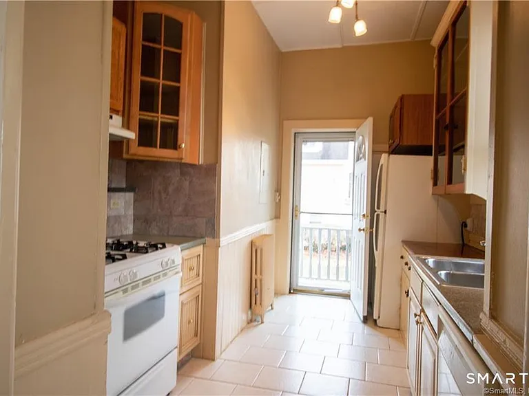 883 Montauk Ave #2 — Photo 4