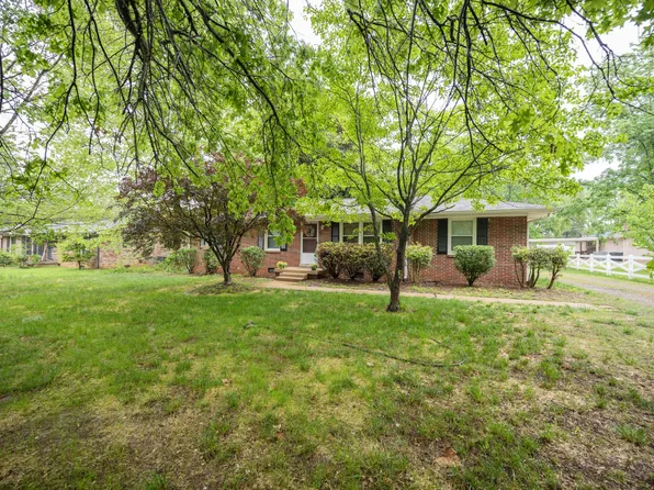 1015 S Baird Ln, Murfreesboro, TN 37130