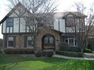 8401 Crown Cir, Willow Springs, IL 60480