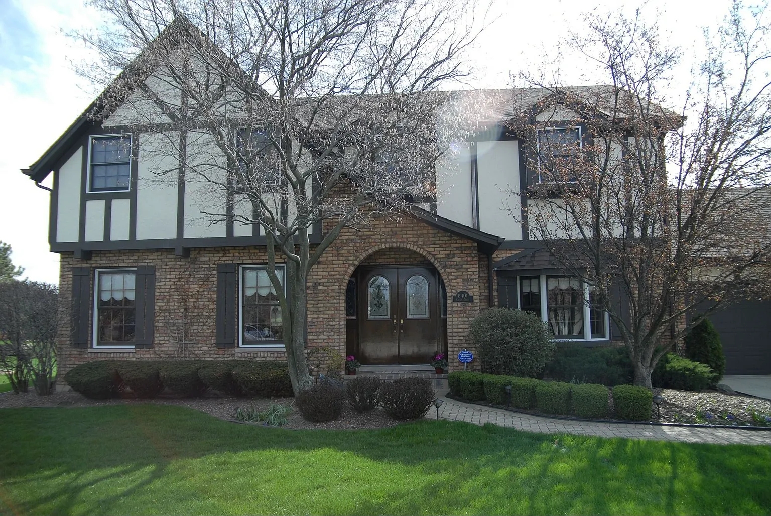 8401 Crown Cir photo 1