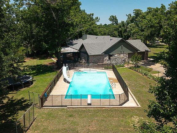 3rd image of 6204 Plumtree Ln