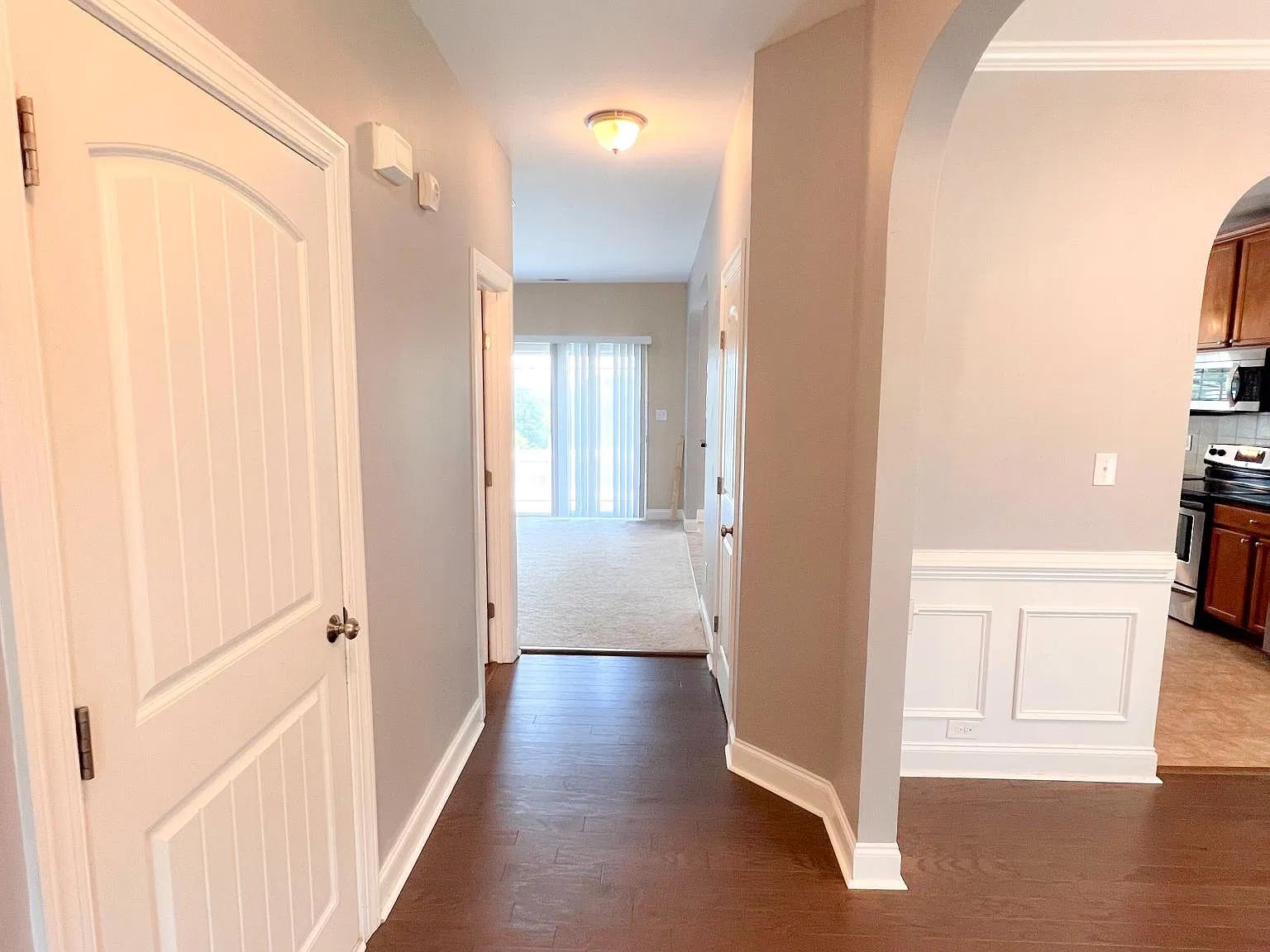 4 bed, 2.5 bath, 2117 sqft, $2,135 — Photo 4