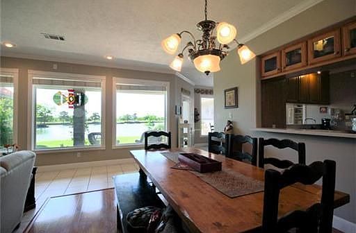 4th image of 11010 Lakefront Dr