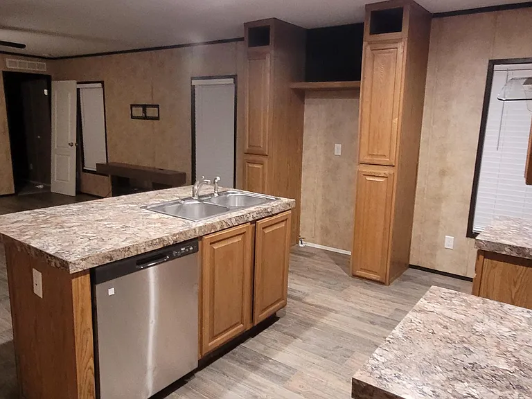 2405 Broad St — Photo 7