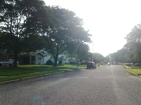 5th image of 966 Edinburgh Dr