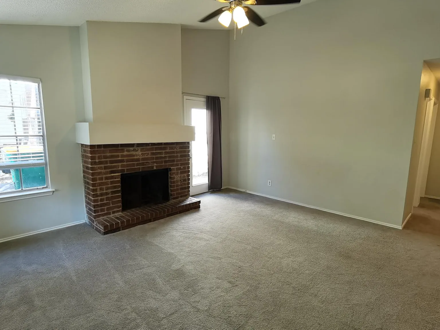 2 bed, 960 sqft, $1,275 — Photo 3