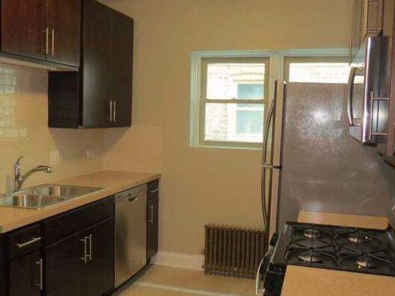 4th image of 1232 N Austin Blvd APT 2S