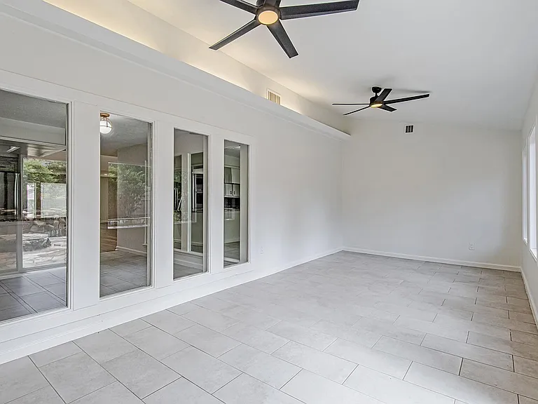 3406 Forest Village Dr — Photo 21