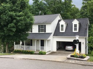 8235 Tangle Grove Ln, Powell, TN 37849