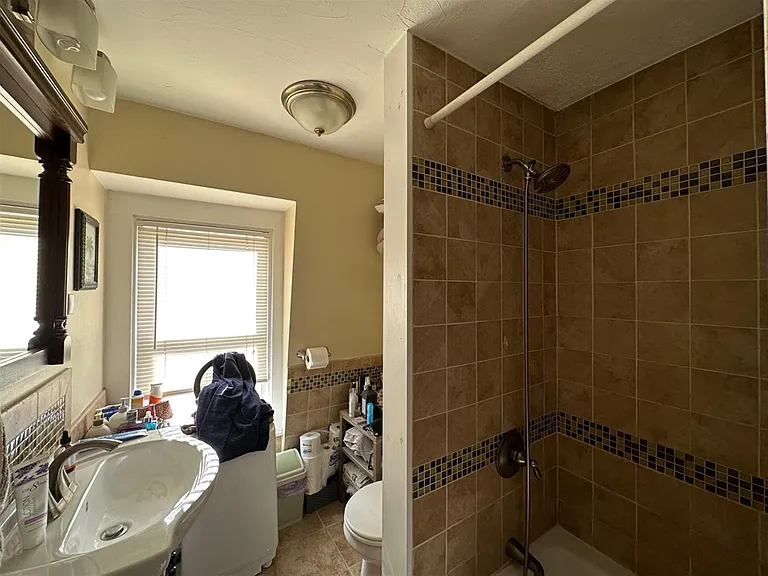 147 Highland Ave #1 — Photo 7