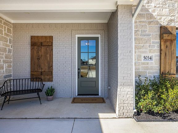 4th image of 5034 Toscana Loop