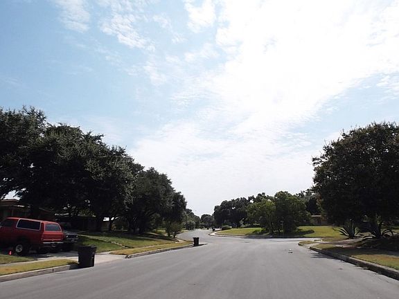 4th image of 119 Pinewood Ln