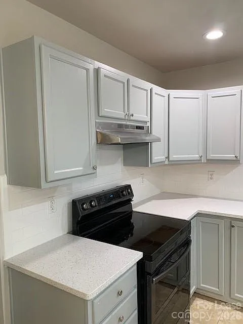 3 bed, 2.0 bath, 1372 sqft, $1,995 — Photo 3