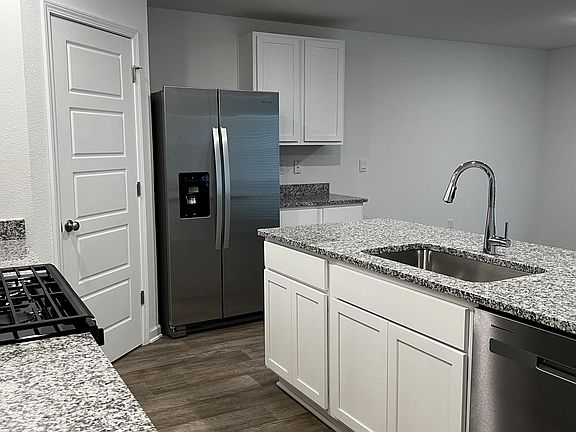 4th image of 13580 Cannes Ct