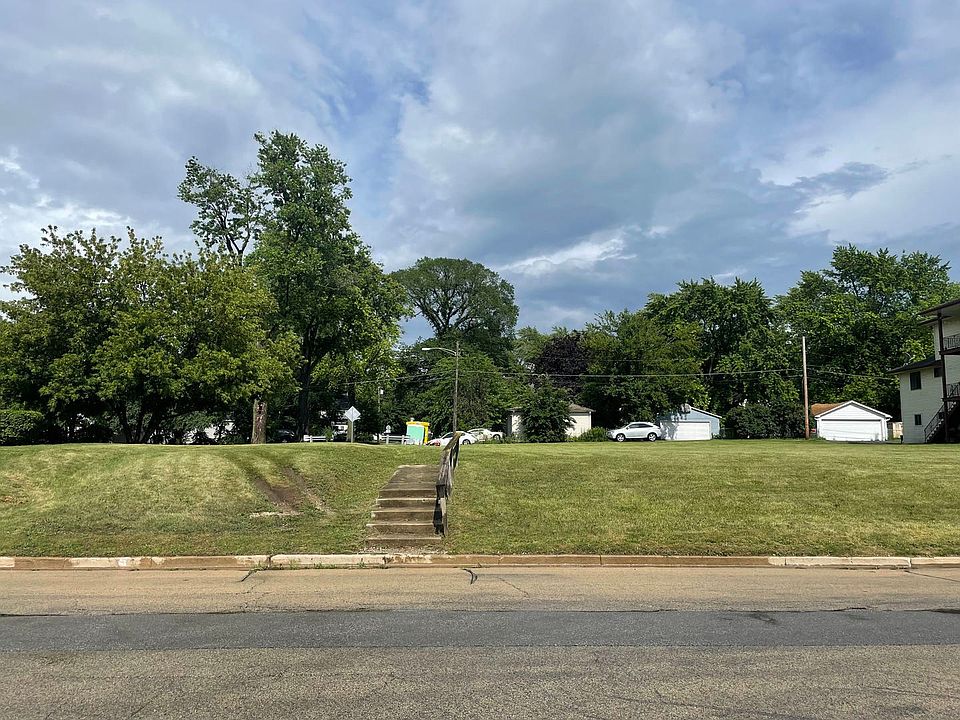 2nd image of 20 S 14th St
