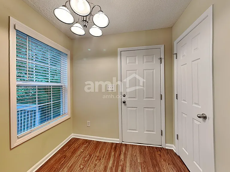803 Woodgreen Dr — Photo 5